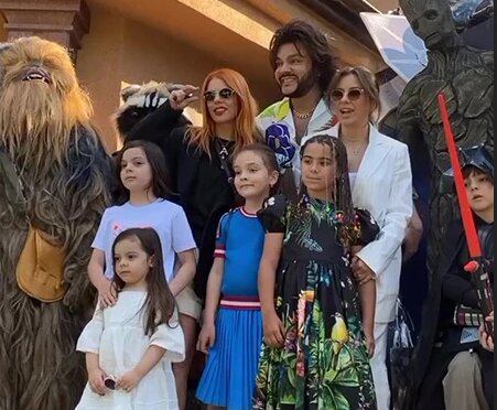 ″Спасибо за праздник, счастливый папа", - Ани Лорак пришла на вечеринку к "любовнику" с дочерью