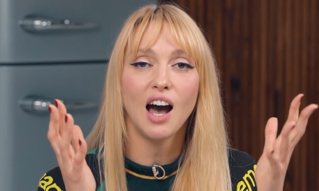 Оля Полякова, кадр з відео