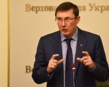 Невідомі пограбували сина Луценка