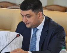 Гройсман предложил увеличить зарплату депутатам для борьбы с коррупцией