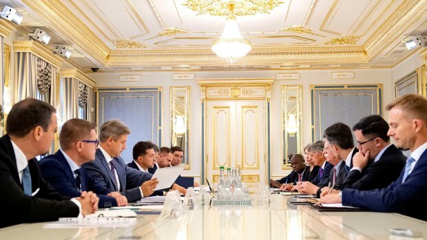 Романенко назвав причину конфлікту України з США і Китаєм: "Завдасть величезних збитків"