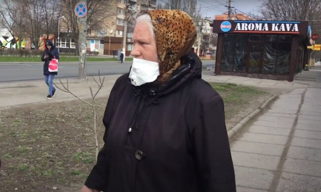 В Киеве пенсионерку обобрали на 100 тысяч – поменяла деньги на бумажки