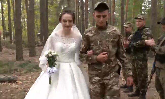 Кристина и Виталий, фронтовая свадьба. Скриншот из видео