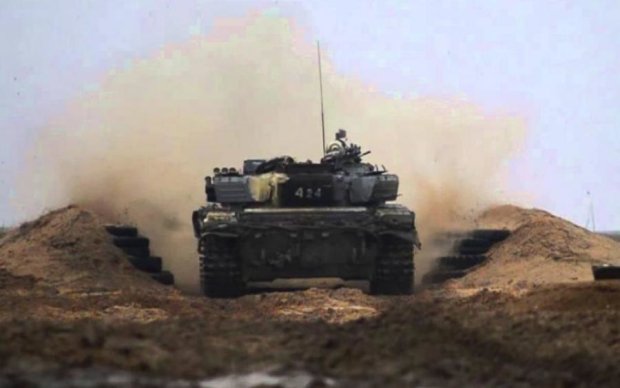 Боевики "освобождали" Авдеевку танками: погиб украинский воин