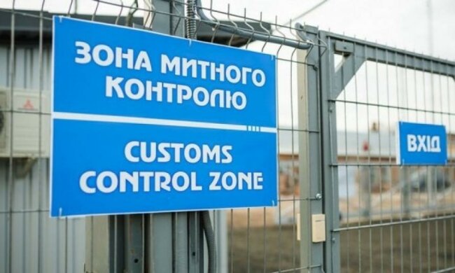 Чотири українські митниці віддають іноземцям