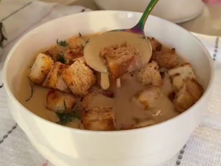 Крем суп с беконом, кадр из видео