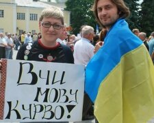 мітинги за державну мову, фото з вільних джерел