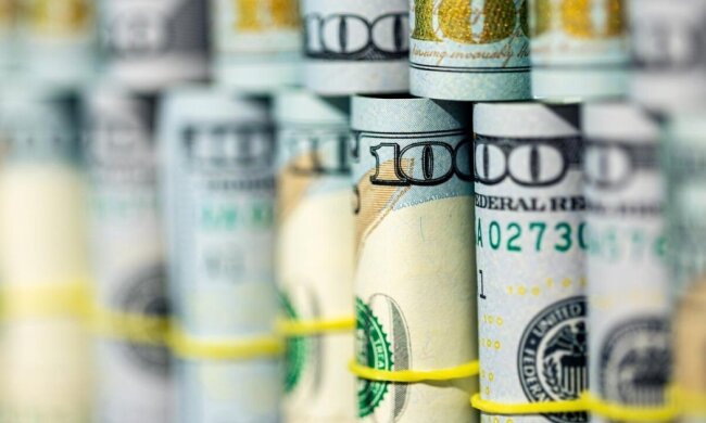 НБУ продає валюту на міжбанківському ринку