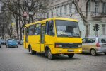 Дніпрянин спробував склеїти дівчину в маршрутці, але підкачало "лібідо": п'яного мачо виносили всім салоном, відео