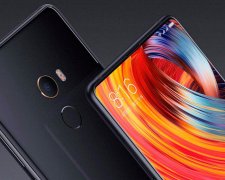 Xiaomi Mi Mix 3: в сети всплыли живые фото