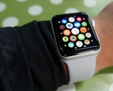 Розумний годинник від Apple витяг власника з того світу
