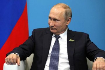 Доигрался! В Москву за Путиным приехали БТРы