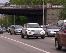 В Україні з'являться нові дорожні знаки, кадр з відео