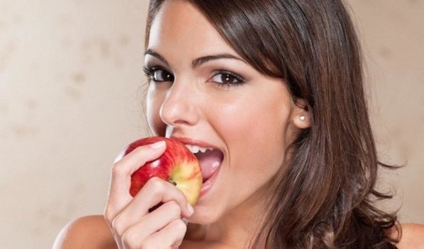 Дієтологи назвали найкориснішу частину яблука