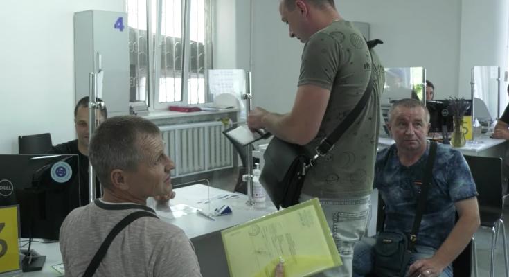 ЦНАП, оформлення відстрочок. Фото: скрін youtube