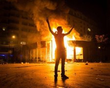 В Ливане продолжаются акции протеста «Ты воняешь» (фото)  