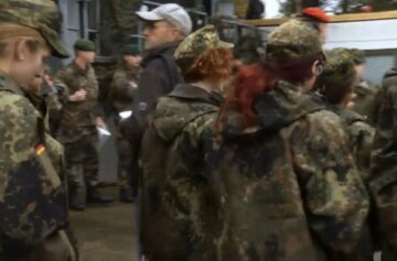 Немецкие военные: фото скрин Ютуб