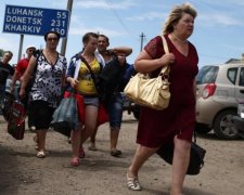 Переселенці розповіли про жахи життя в Україні