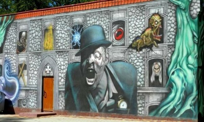 У харківському "Домі жаху" почали "різати" людей (відео)