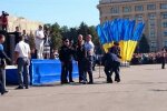 Під час присяги поліцейська знепритомніла - Яценюк кинувся на допомогу (фото)
