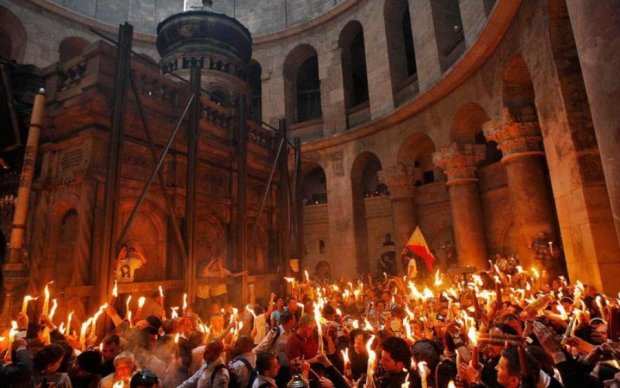 У Велику Суботу в Єрусалимі зійшов Благодатний вогонь
