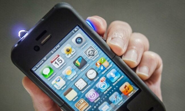 Чохол iPhone  із електрошокером пропонують винахідники