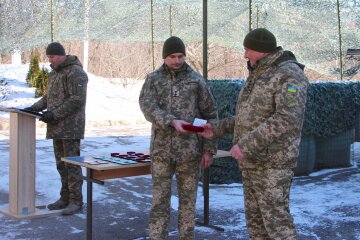 Командування ООС нагородило воєнкорів, фото: штаб ООС