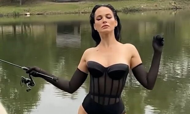 Даша Астафьева, скриншот из видео