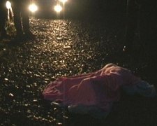 Грабіжник жорстоко вбив сина на очах у матері
