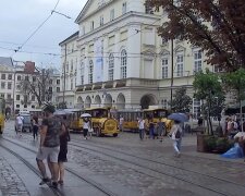 Во Львове массово рождаются тройняшки - мамам здоровья, папам - терпения