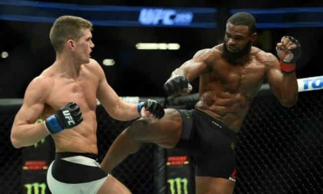 Вудлі - Томпсон: повне відео бою на UFC 209