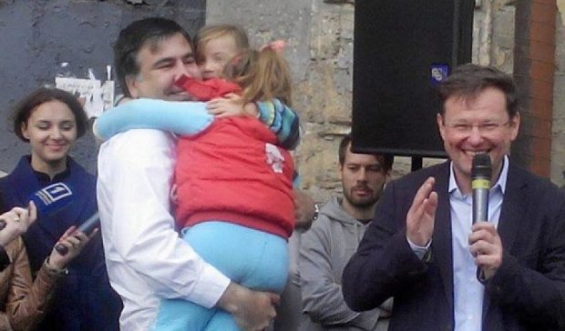 Саакашвили агитировал за кандидата в мэры Одессы в обеденный перерыв (фото)