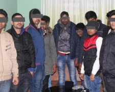 У Рівному поліція затримала 11 підозрілих іноземців