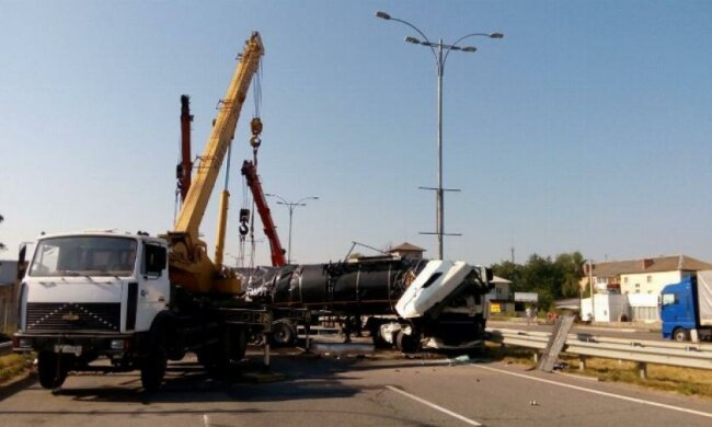 Траса Київ-Одеса перекрита жахливим ДТП