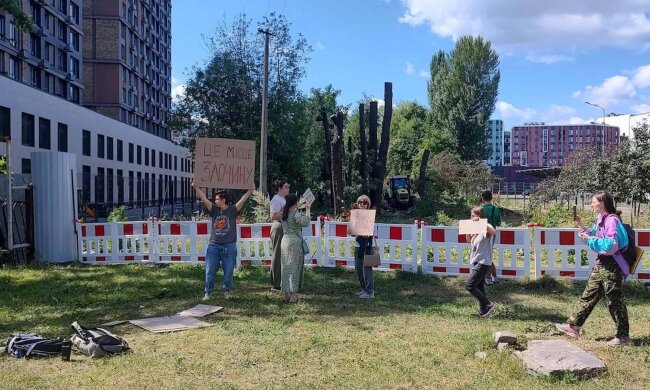 Протест жителей Теремков против вырубки лесополосы под теплотрассу