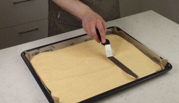 Апельсинові бісквітні рулетики з вершками: фото скрін Ютуб