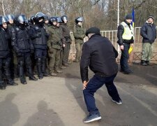 Розбиті голови і десятки швів: чим закінчилася бійня в Нових Санжарах, де захищали Україну від українців