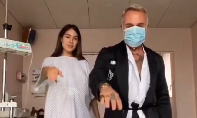 "Танцующий миллионер" Джанлука Вакки закружил "пузатую" возлюбленную прямо в роддоме: даже капельницу не выняли