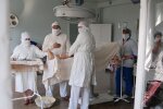Повернувся весь у крові: в Одесі дитина провалився в люк по дорозі в школу