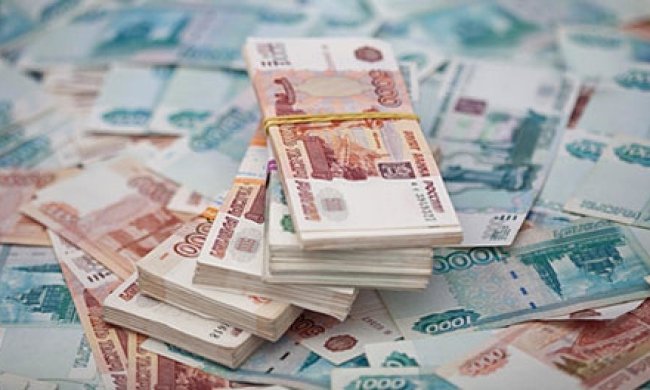 Курс рубля впав до 17-річного мінімуму