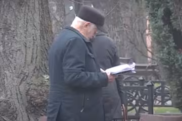 Пенсіонери, кадр з відео
