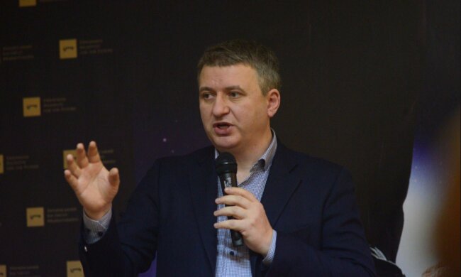 Юрій Романенко, фото з вільних джерел