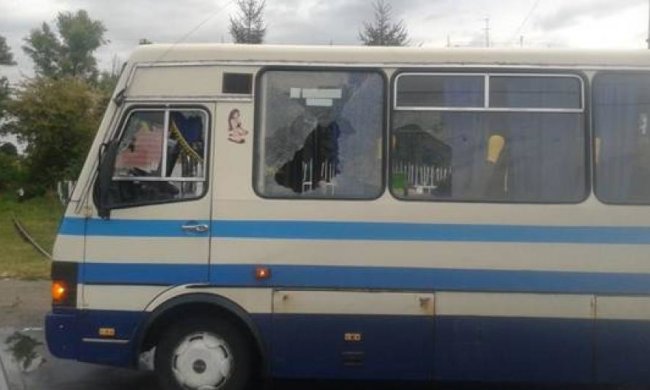 Двое киевлян с битой напали на пассажирский автобус