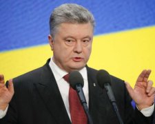 Порошенко разрешил украинцам не платить долги
