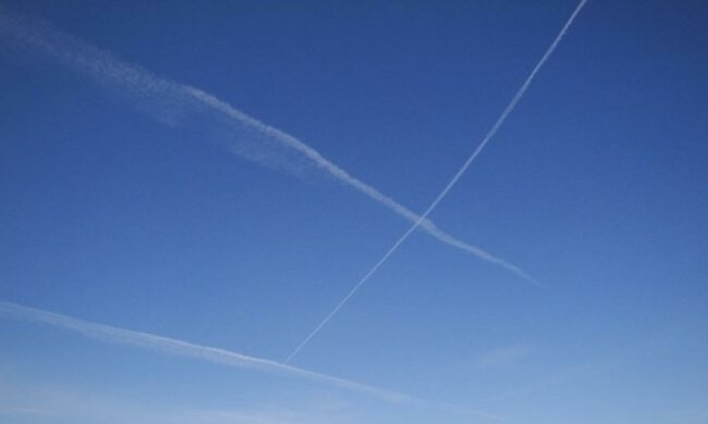 Двоє пілотів зіграли у "хрестики-нолики" у небі Лос-Анджелеса