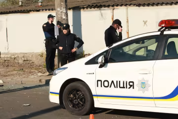 Змусили проковтнути пакет героїну: львівських копів підозрюють у страшній розправі, - суд кипить