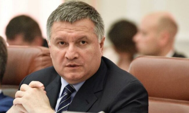 Як таке на війну відправляти? Рюкзакам Авакова влаштували краш-тест