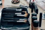 Із старенької бабусі в модну чикулю - візажист показав омолоджуючий макіяж для дам у віці