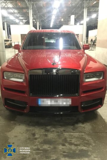 Українець продавав росіянам елітні авто в обхід санкцій, фото: СБУ