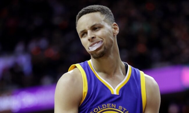 НБА: Магия Стефа Карри - лучший момент игрового дня